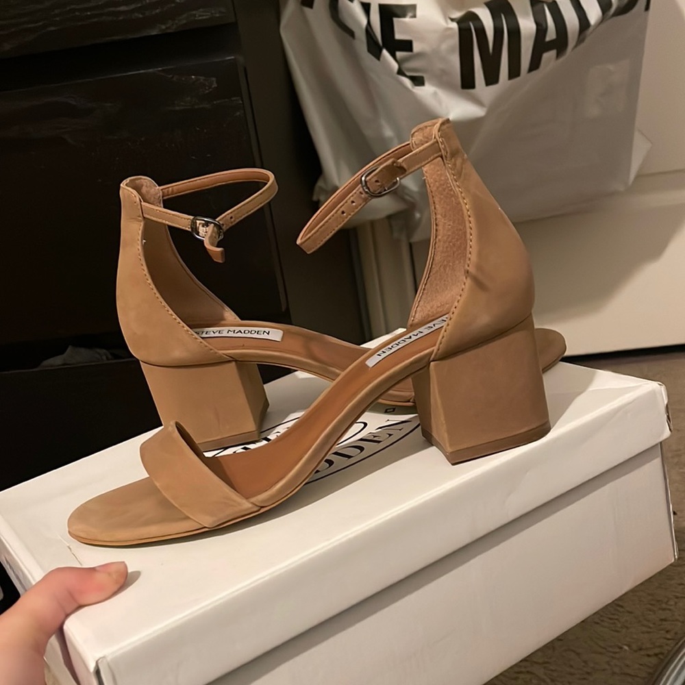 BRAND NEW 🤍 Steve Madden kitten heels “ireene” style
